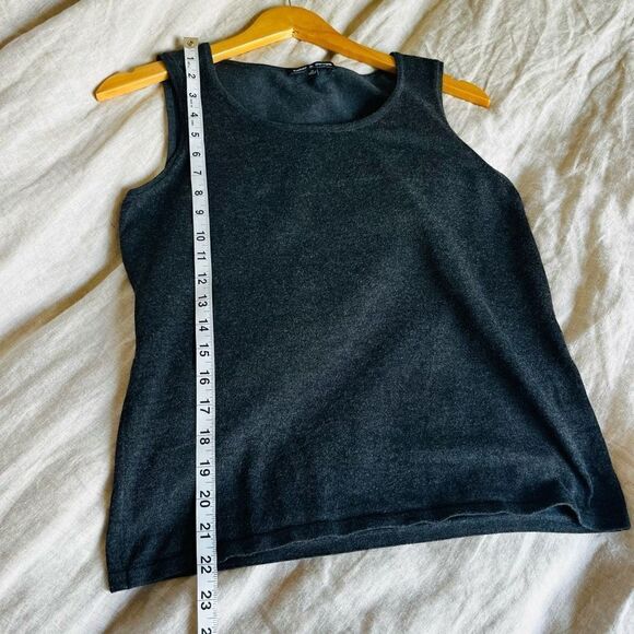 Cable & Gauge NWOT charcoal gray sleeveless sweater tank size medium - Picture 5 of 7